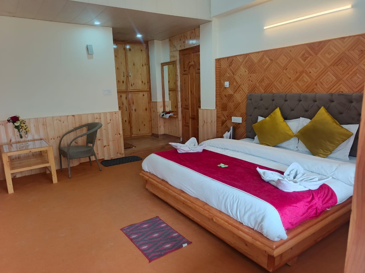 Hotel Divine Hills Manali